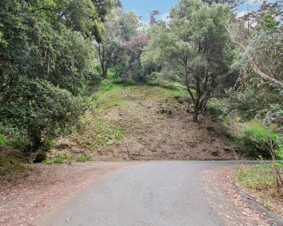 1 Bedroom 13374 ft Vacant Lot For Sale in Oakland, CA