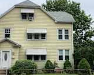 3 Bedroom 1BA 1400 ft² Apartment For Rent in West Haven, CT 361 Savin Ave unit 1