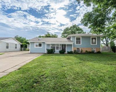 4 Bedroom 3BA 1854 ft Apartment For Rent in Northbrook, IL