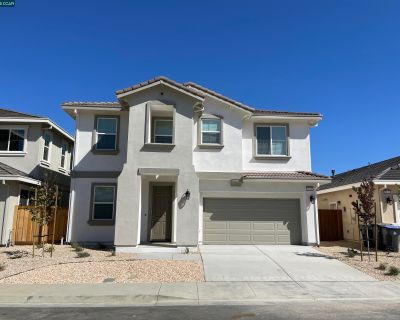 4 Bedroom 2BA 2876 ft House For Rent in Fairfield, CA