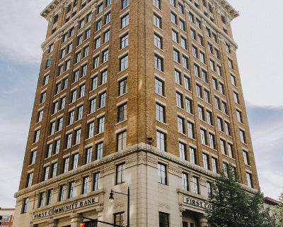 1 Bedroom 1BA 910 ft Condo For Sale in City of Grand Rapids, MI