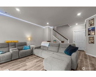 we are living 3 people in upstairs. Currently we have basement with walk out. Its has patio and private bedroom with private bath. Very close to lake tapps. 1 Bedroom. 1 Bathroom