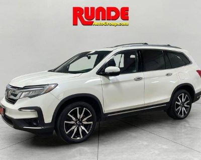 2019 Honda Pilot AWD Touring 4DR SUV W/REAR Captain's Chairs