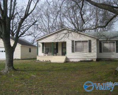 3 Bedroom 1BA 1500 ft Single Family Home For Sale in ARAB, AL