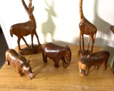 5 Wooden Safari Statues