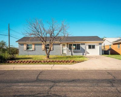 3 Bedroom 2BA 1266 ft Apartment For Rent in Midland, TX