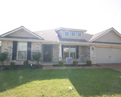 4 Bedroom 2BA Apartment For Rent in Southaven, MS