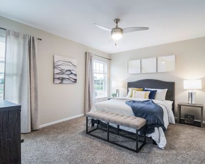 Minimum stay: 9 months. Deposit: 759. Bills included. Age preference: 34 - 70. Available for students. Redwood Superior Township is where you'll find the single-story apartment you've been looking for. Live in a two-bedroom, two-bathroom, pet-friendly home with an attached garage. Enjoy being surrounded by charming greenery, with all the amenities of the Superior Township and Ypsilanti communit...