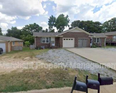 2 Bedroom 2BA 1000 ft Pet-Friendly Apartment For Rent in Wade Hampton, SC