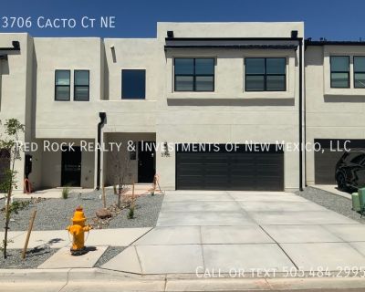 3 Bedroom 2BA 1654 ft Pet-Friendly Single-family home For Rent in Rio Rancho, NM