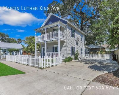 4 Bedroom 2BA 1764 ft Pet-Friendly Single-family home For Rent in St. Augustine, FL