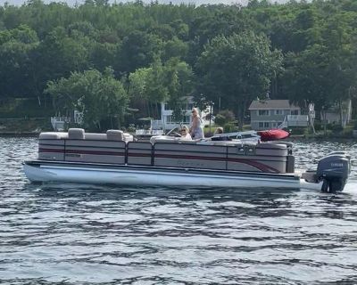 2010 Premier Intrigue 275 RE Pontoon Boat