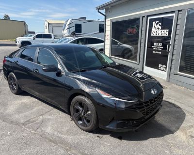 Used 2022 Hyundai Elantra SEL 2WD CVT
