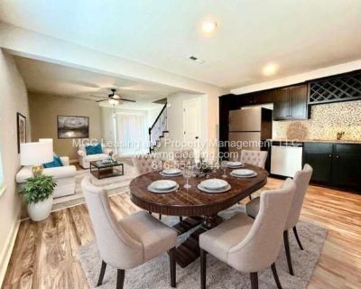 3 Bedroom 2.5BA 1357 ft Pet-Friendly Apartment For Rent in Raymore, MO