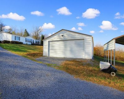 1 Bedroom 2BA 1456 ft Studio For Sale in Piney Flats, TN