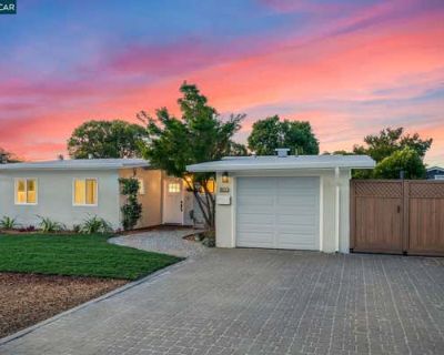 4 Bedroom 2BA 1130 ft Single Family Home For Sale in SAN RAFAEL, CA