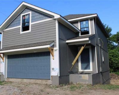 4 Bedroom 4BA 2067 ft Single Family Home For Sale in KANSAS CITY, MO