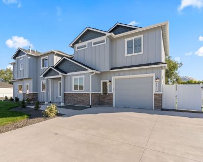 3 Bedroom 2.5BA 1606 ft Pet-Friendly Apartment For Rent in Payette, ID