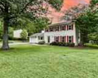 4 Bedroom 3BA 2000 ft² Pet-Friendly House For Rent in Reston, VA 2305 Archdale Rd