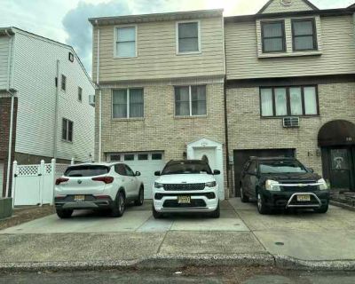 18 Columbus Drive. image_url. Patio / balcony Hardwood floors Dishwasher Pet friendly Garage Recently renovated Unit Amenities dishwasher extra storage hardwood floors patio / balcony recently renovated Property Amenities cats allowed dogs allowed pet friendly parking garage. Pets allowed. 3 Bedroom. 2.5 Bathroom. 1728 ft