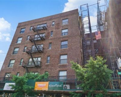 Austin St Apt A, Forest Hills, Condo For Sale