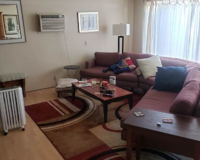 Available on: now. Unfurnished. Internet included * 40+ years welcome Gary will require background checks for this room Learn more. My name is Gary Grossman. I m a single middle aged male. I am professional tour guide in the wine business. The house is fairly large, with 2 large living spaces. We are looking for a person, ideally middle aged that wants to be part of a household. We both work lo...