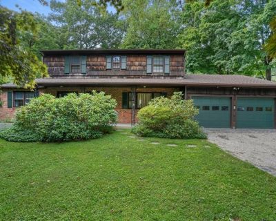 Hollow Spring Rd, Norwalk, Home For Sale