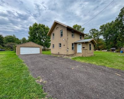 4 Bedroom 1BA 864 ft Apartment For Rent in Mc Donald, OH