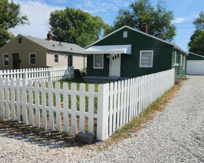 2 Bedroom 1BA 768 ft Apartment For Rent in Indianapolis, IN