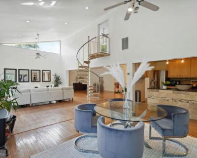 5 Bedroom 3BA 3040 ft Single Family Home For Sale in ALEXANDRIA, VA