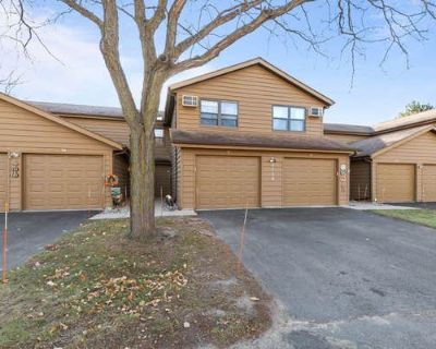 3 Bedroom 2BA 1344 ft Condominium For Sale in NEENAH, WI