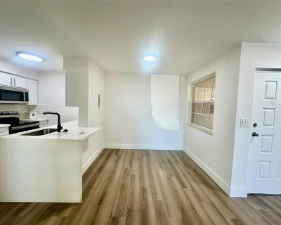 1 Bedroom 1BA 862 ft Condo For Rent in Oakland Park, FL