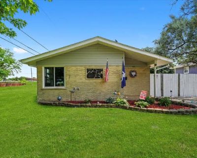 3 Bedroom 3BA 1268 ft Single Family Home For Sale in OAK FOREST, IL