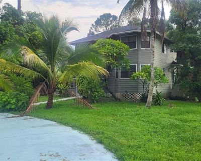 15578 N 87th Rd. Very private home, on 1.25 acres. Open floor plan, upgraded and renovated, this home is a dream home with many fruit trees and a very large lot. No restrictions on pets or vehicles. Enjoy the real Florida lifestyle. Will not last at this great price!!. 3 Bedroom. 2.5 Bathroom. 1621 ft