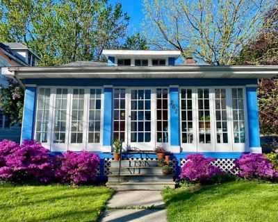 Private room with shared bathroom in a House with 2 roomies, Albany, NY 12208