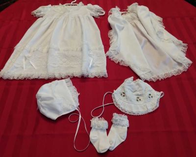 A BRIGHT WHITE BAPTISM/ CHRISTENING /DEDICATION GOWN