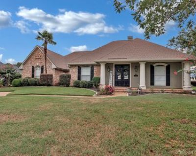 4 Bedroom 3BA 2552 ft Single Family House For Sale in Benton, LA