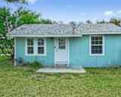 3 Bedroom 1BA 688 ft² House For Rent in Rockport, TX 822 N Ann St