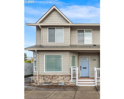 3 Bedroom 2BA 1282 ft Condo For Sale in Oregon City, OR