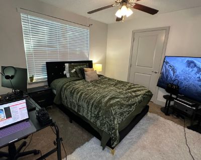 Janiaya Green (Has an Apartment) on iROOMit. Room in the 3 Bedroom 2BA...