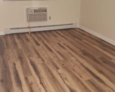 Private room with shared bathroom in a Condo, Nanuet, NY 10954