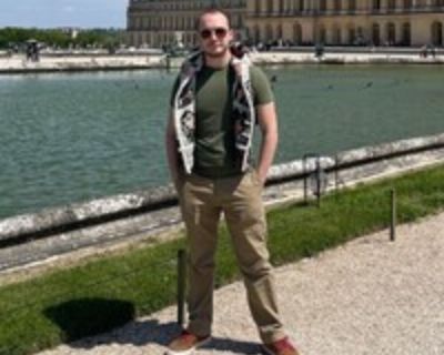 Ethan G is looking for a New Roommate in New York with a budget of $2000.00