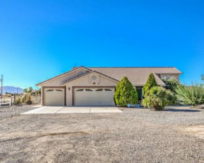 3 Bedroom 2BA 1631 ft Single Family Home For Sale in Pahrump, NV