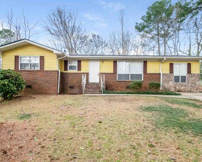 3 Bedroom 1BA Apartment For Rent in Hueytown, AL