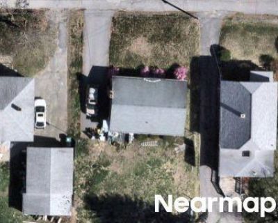2 Bed 2 Bath Preforeclosure Property in Clinton, MA 01510 - Auburn St