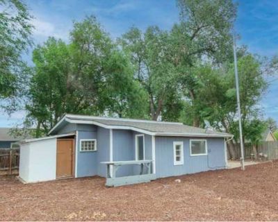 2 Bedroom 1BA 832 ft Pet-Friendly Apartment For Rent in Larimer County, CO