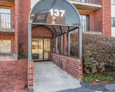 2 Bedroom 2BA 921 ft Condominium For Sale in STONEHAM, MA