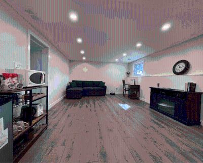 Guests have the basement to themselves, with exception of shared laundry room. I live on the property upstairs.* Shared entrance at the back door.* Perfect for quiet, clean, mature travellers. Kitchenette with microwave, toaster, kettle, coffee maker, and mini-fridge / freezer are available for simple food prep. Coffee, tea, sweeteners, and powdered creamer provided.Shared laundry machines and ...