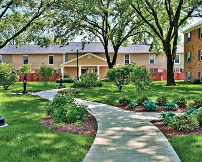 Property for Rent in Rolling Meadows, IL for $1,685 with 1 bedroom and 1 full bath, 1 half bath. This 875 square foot property was built in 1969.. Located in the desirable town of Rolling Meadows, Willowbend Apartments & Townhomes are conveniently located to Woodfield Mall, Busse Woods, shopping, restaurants and easy access to I90 & I290. With multiple floorplans to choose from, all homes & tow...