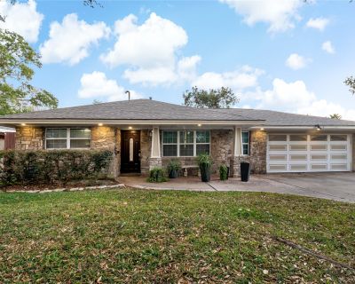 5923 Moonmist Drive. Property for Rent in Houston, TX for $3,000 with 5 bedrooms and 3 full baths. This 1,697 square foot property was built in 1959 on a lot size of 0.2014.. Welcome to a rare opportunity: a spacious, well-maintained property offering two full homes This unique rental features a 3-bedroom, 2-bath main home paired with a detached 2-bedroom, 1-bath garage apartment, creating a la...